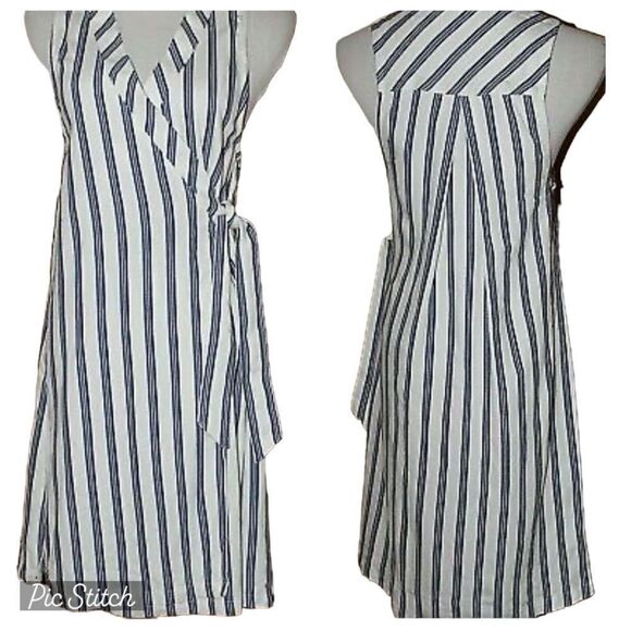 Free People Wm’s Sz XS Blue White Stripe Sleeveless Wrap Side Slit Dress - Picture 1 of 9